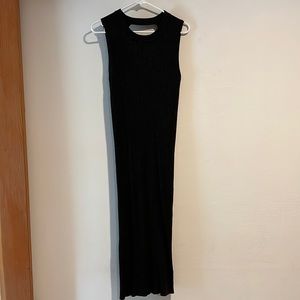 Maxi dress with cutout back